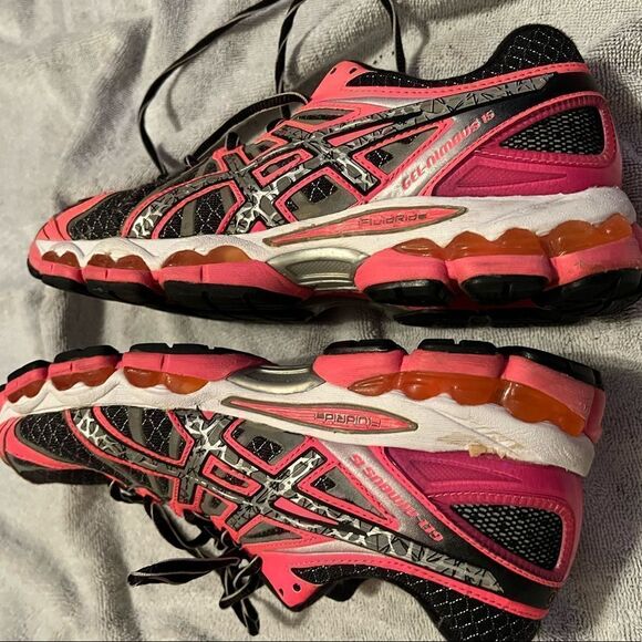 asics running shoes work out sneakers - Picture 2 of 5